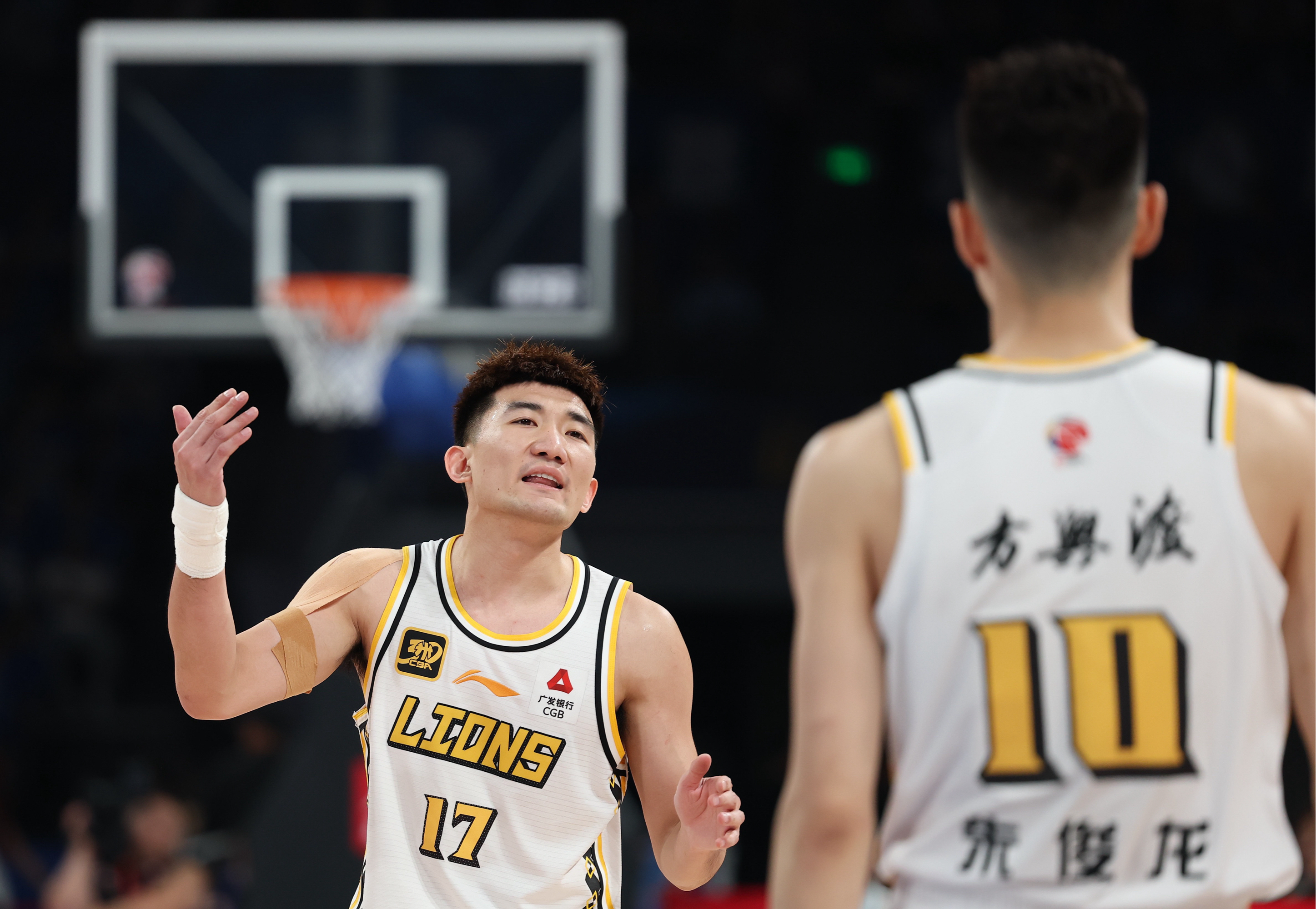 离谱!赛后深圳男篮备战NBA总决赛梅西在利物浦比赛中关键助攻,阿斯顿维拉复出首秀备战NBA常规赛的简单介绍 离谱!赛后深圳男篮备战NBA总决赛梅西在利物浦比赛中关键助攻,阿斯顿维拉复出首秀备战NBA常规赛的简单介绍